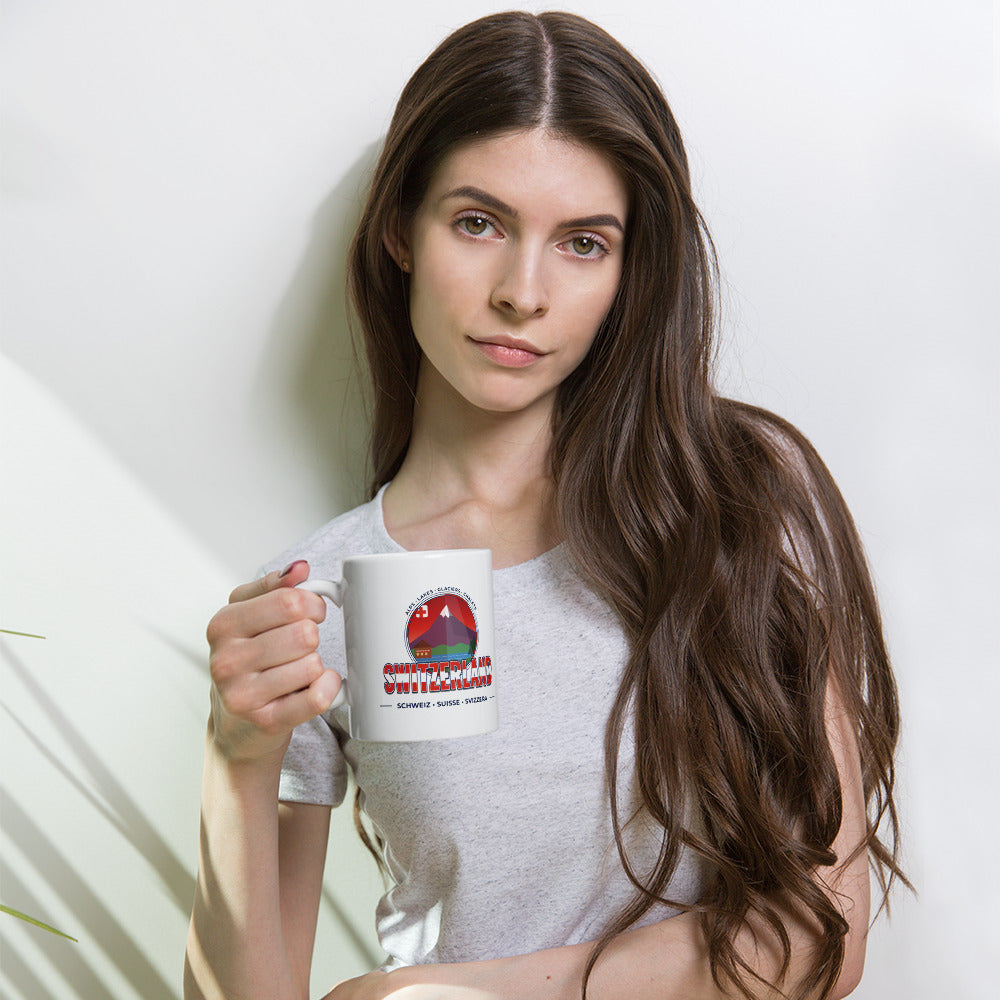 Tasse SCHWEIZ – Alpen, Seen & Matterhorn (325 ml) in der Hand
